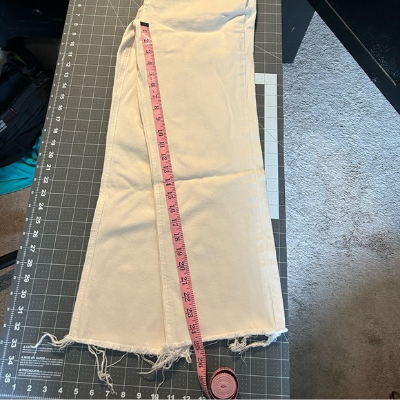 Good Condition Super High Rise Straight Leg Raw Hem Jeans - Picture 10 of 11